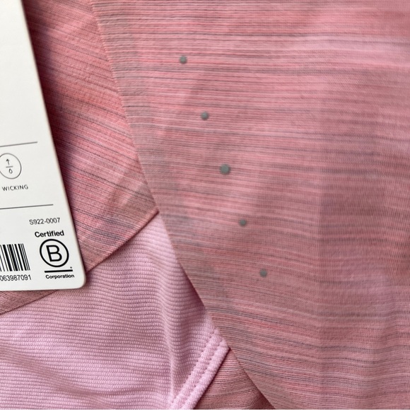 NWT ATHLETA RUN WITH IT SHORT IN HYDRANGEA PINK - Picture 4 of 9